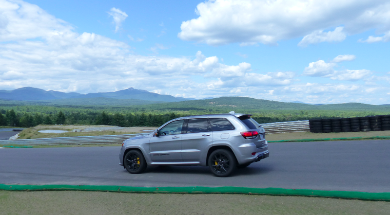 Illustration for article titled The 707 Horsepower 2018 Jeep Trackhawk Is America’s Most Practical Supercar